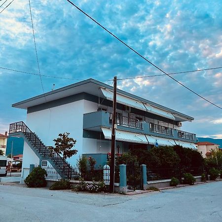 Atlantis Apartments Vrasná Екстериор снимка