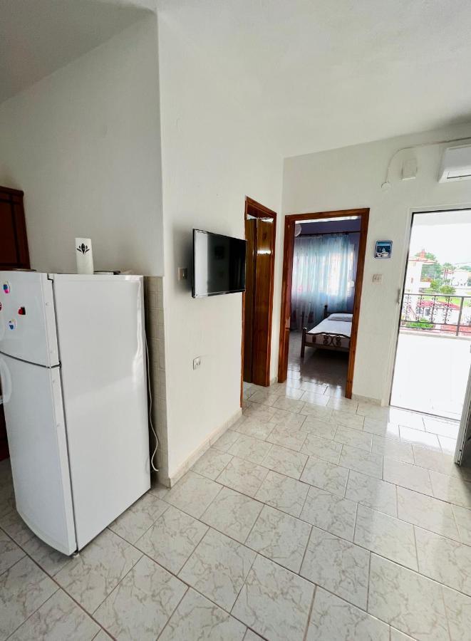 Atlantis Apartments Vrasná Екстериор снимка
