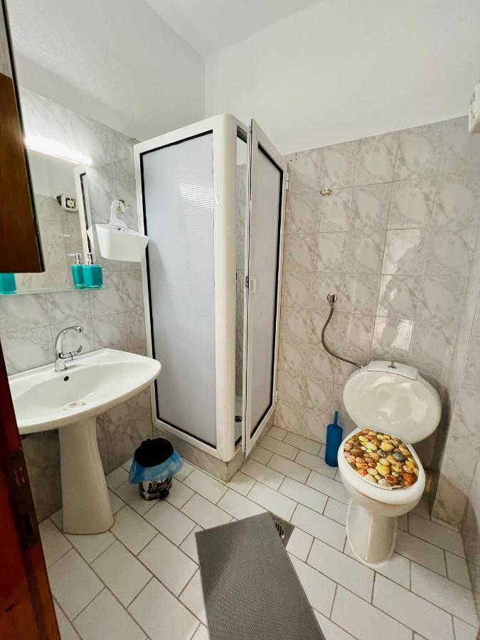 Atlantis Apartments Vrasná Екстериор снимка