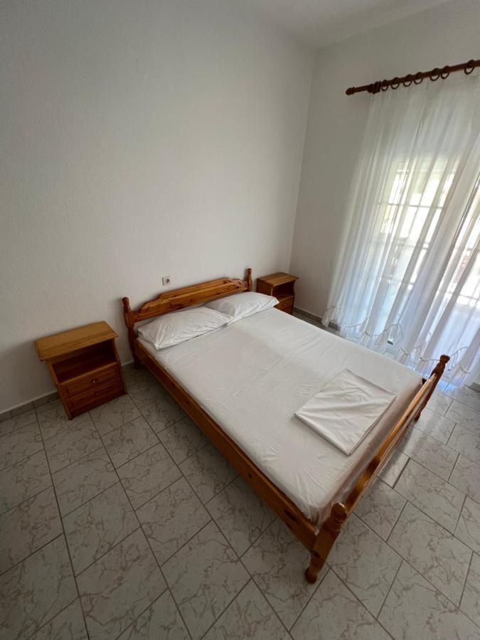 Atlantis Apartments Vrasná Екстериор снимка