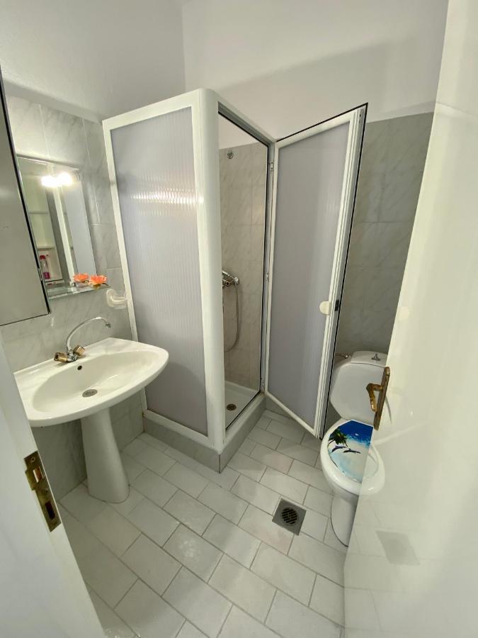 Atlantis Apartments Vrasná Екстериор снимка