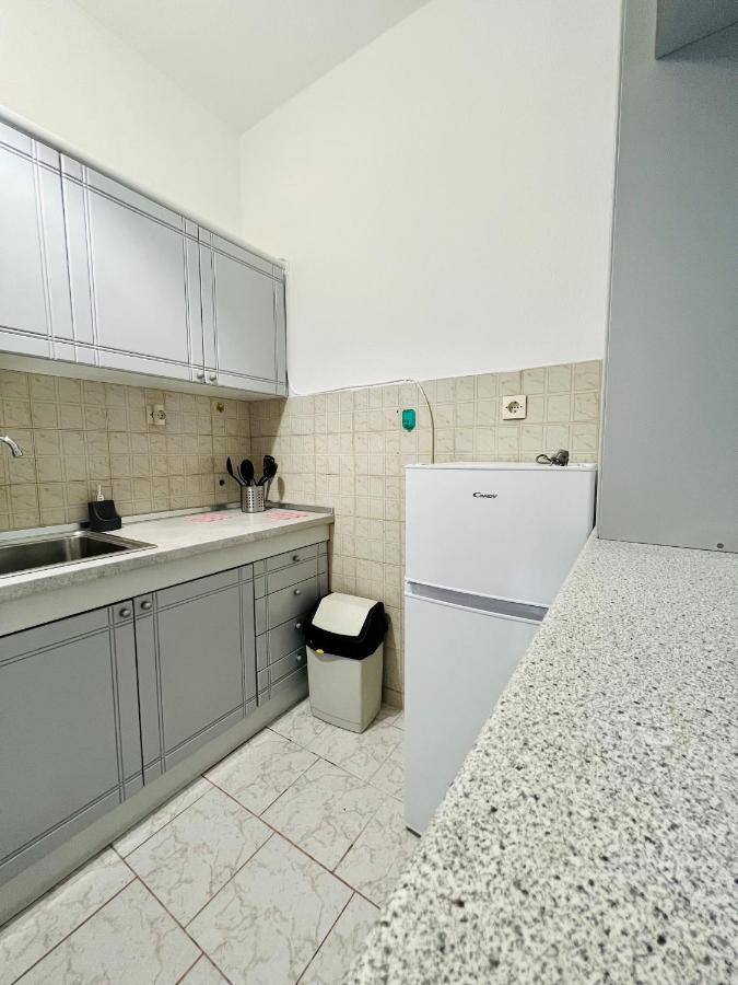 Atlantis Apartments Vrasná Екстериор снимка