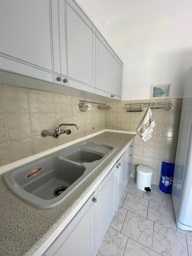 Atlantis Apartments Vrasná Екстериор снимка