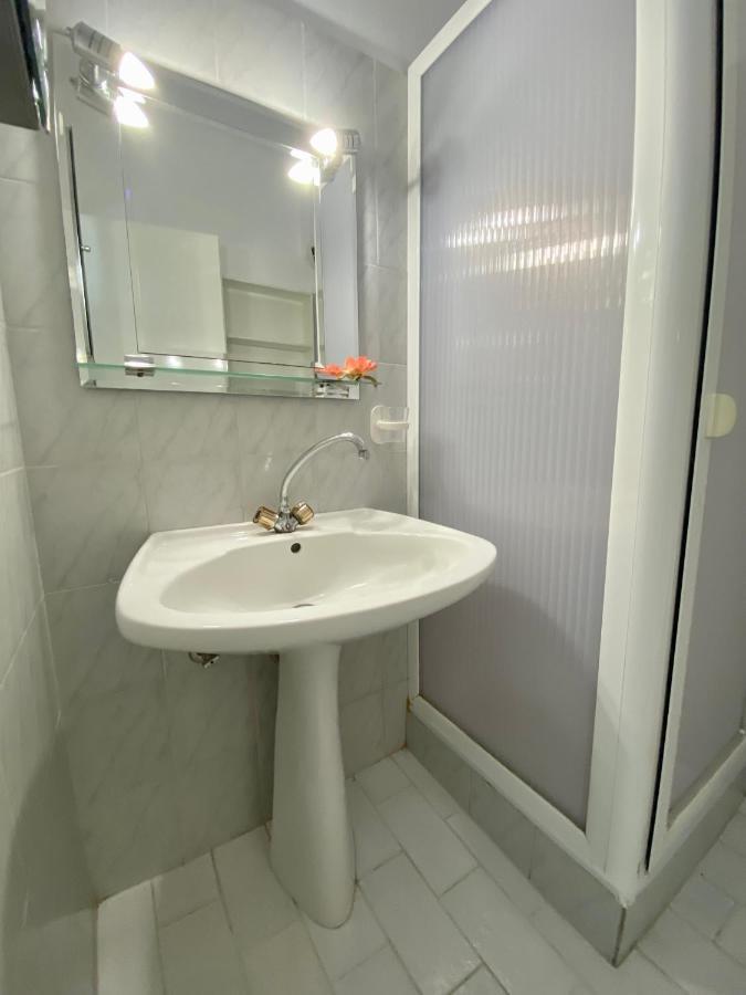 Atlantis Apartments Vrasná Екстериор снимка