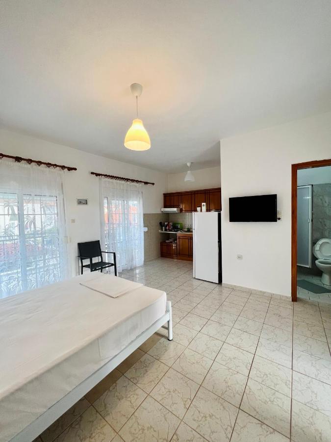 Atlantis Apartments Vrasná Екстериор снимка