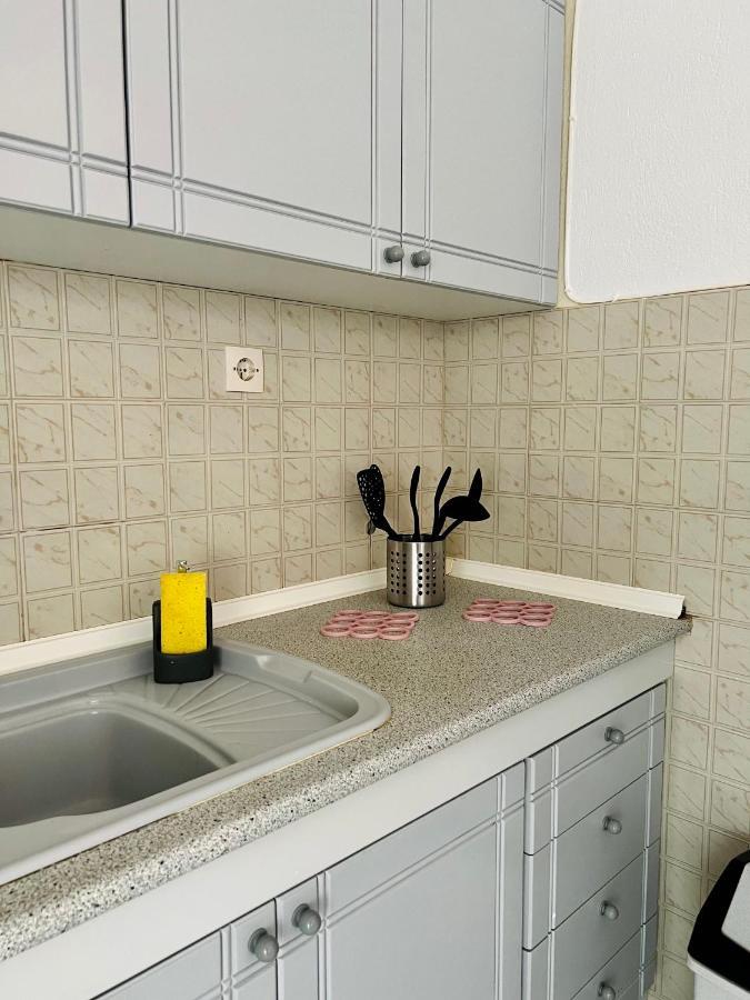 Atlantis Apartments Vrasná Екстериор снимка