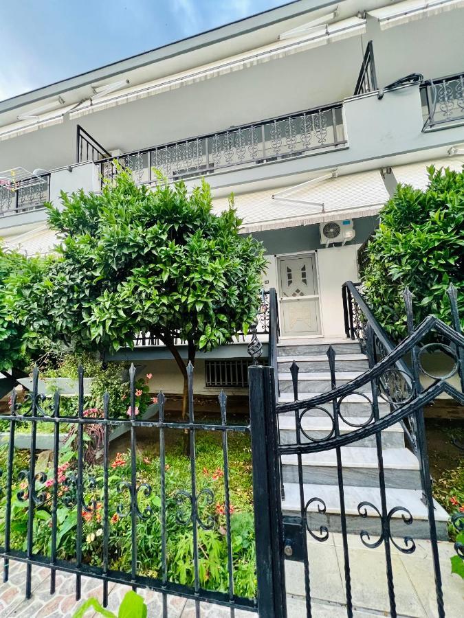 Atlantis Apartments Vrasná Екстериор снимка