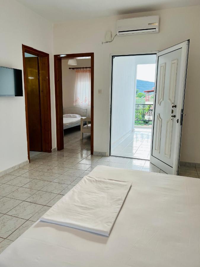 Atlantis Apartments Vrasná Екстериор снимка