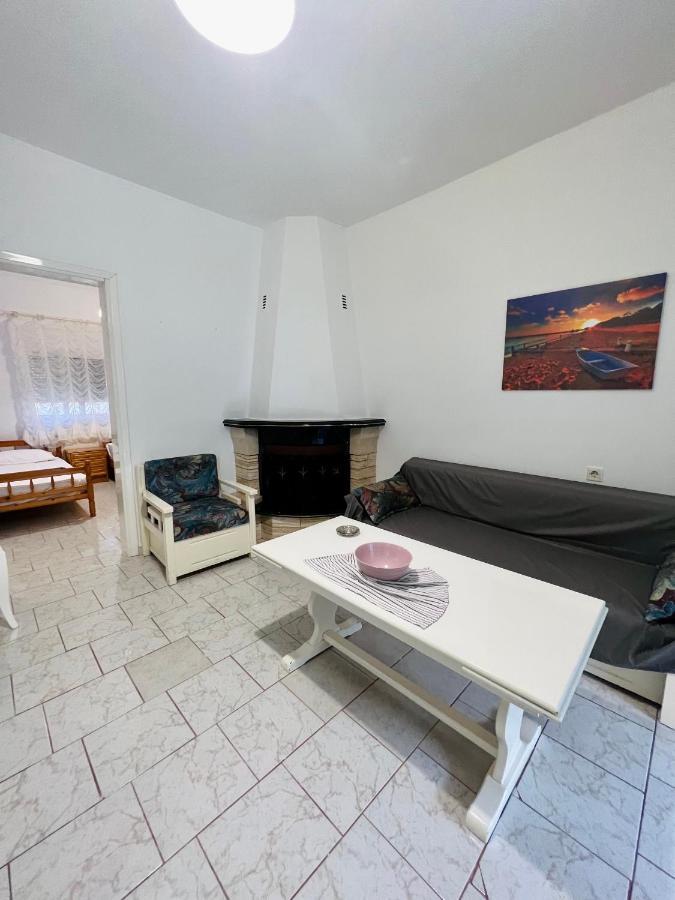 Atlantis Apartments Vrasná Екстериор снимка